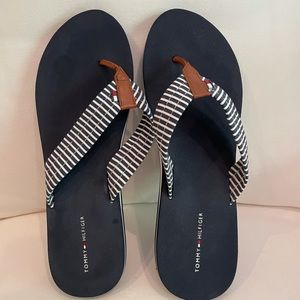 tommy hilfiger flip flops